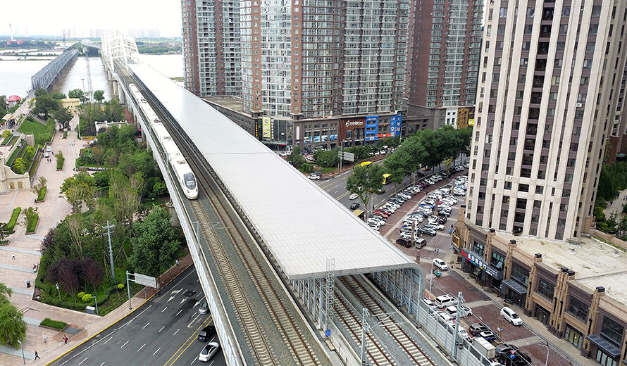 半封闭式声屏障