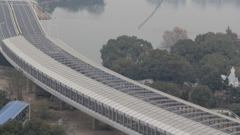 武汉鹦鹉洲长江大桥声屏障